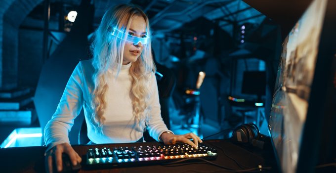 Blonde plays PC games.