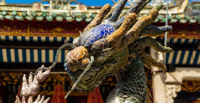 Dragon fountain of the Cantonese Assembly Hall
