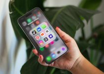 Profit Sharing on Social Media